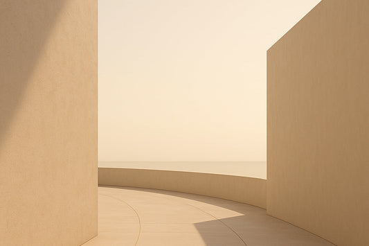 Minimalistische, helle Szene mit einem offenen Weg ohne sichtbares Ziel; weiches Licht und ruhige Schatten erzeugen eine Atmosphäre von Neutralität, Vertrauen und stillem Weitergehen.